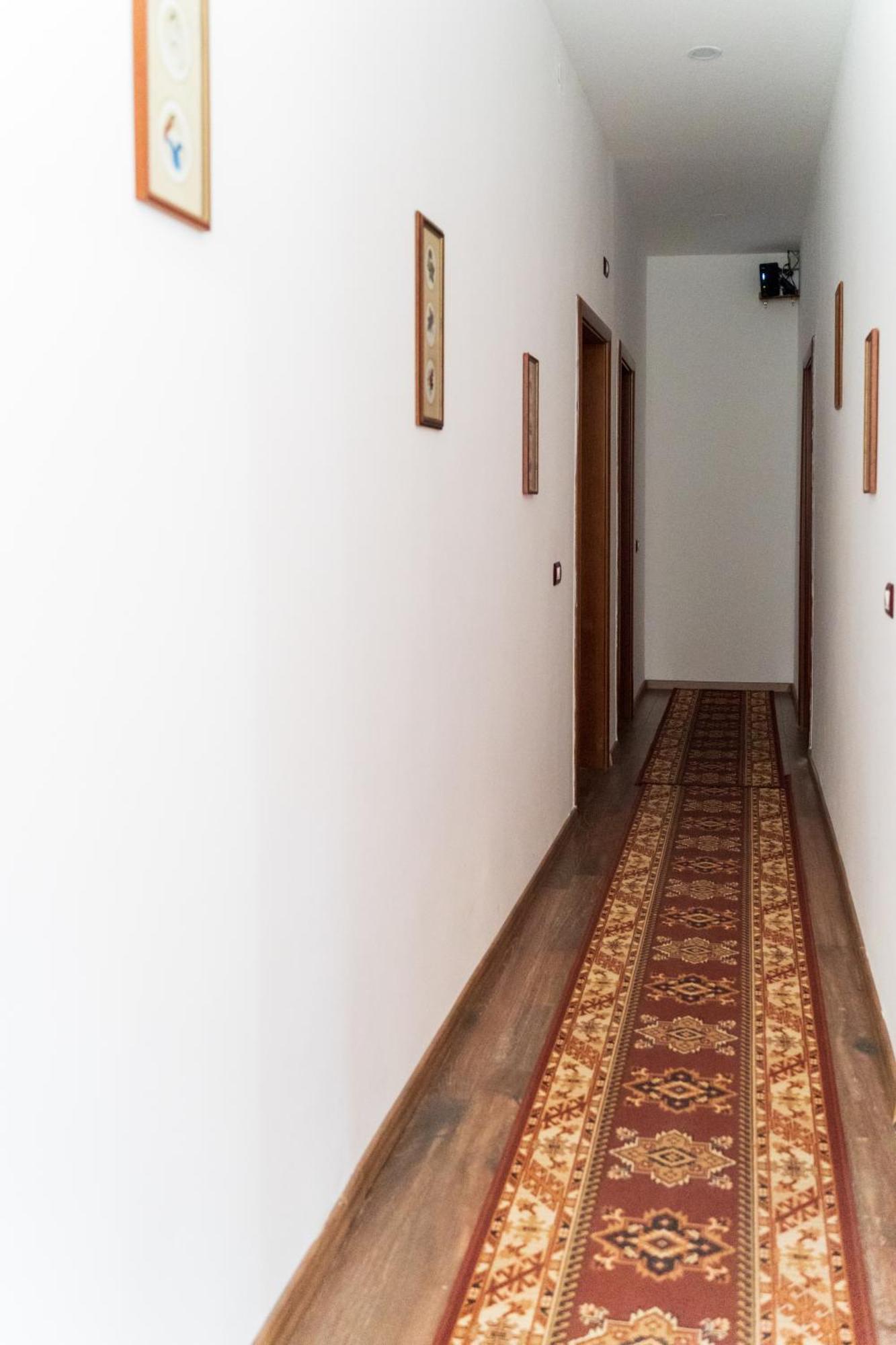 Guesthouse Villa Juri Berat Extérieur photo