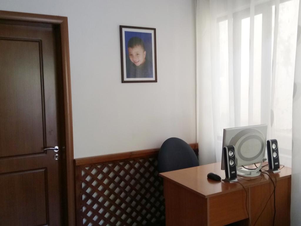 Guesthouse Villa Juri Berat Extérieur photo