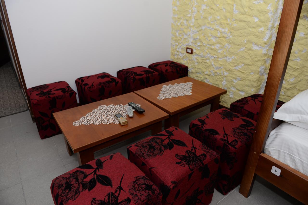 Guesthouse Villa Juri Berat Extérieur photo