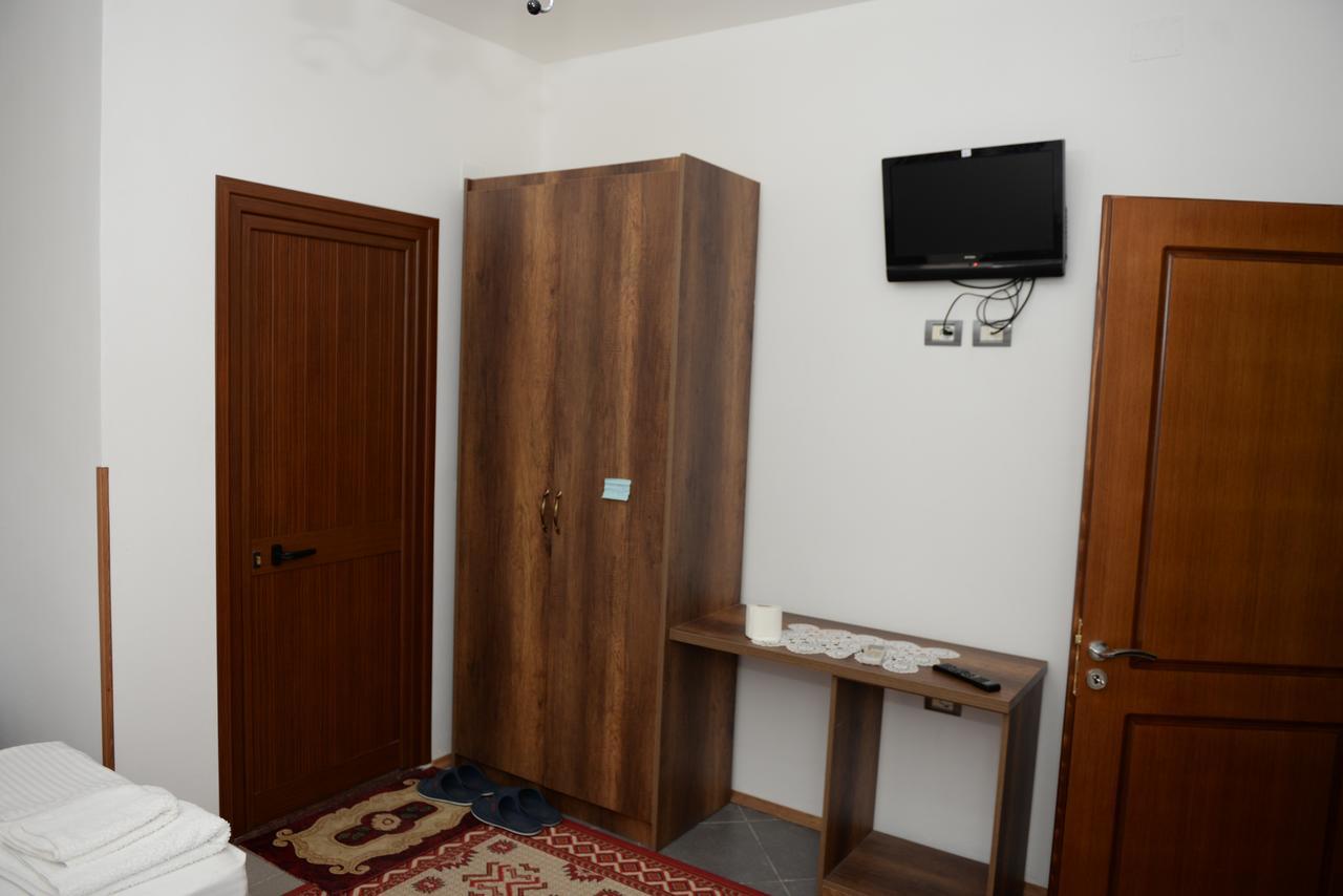 Guesthouse Villa Juri Berat Extérieur photo