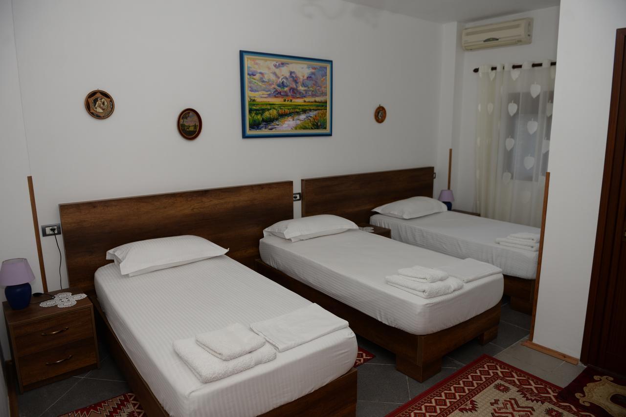 Guesthouse Villa Juri Berat Extérieur photo
