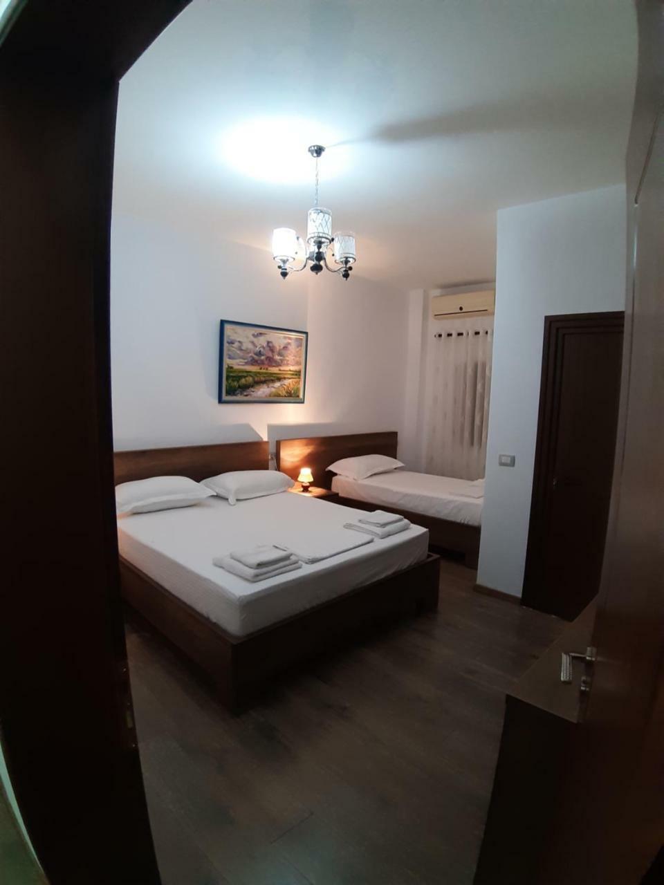 Guesthouse Villa Juri Berat Extérieur photo
