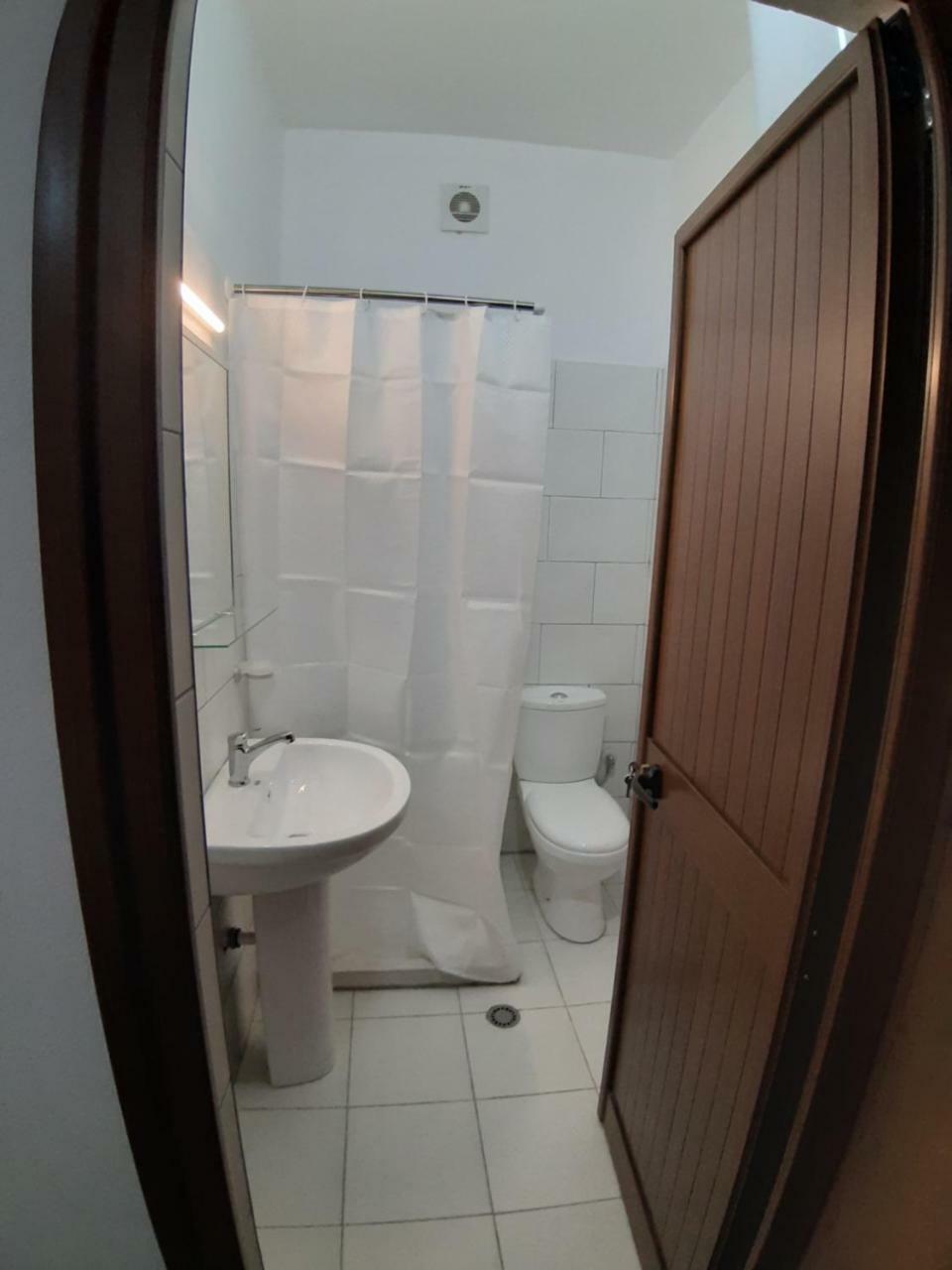Guesthouse Villa Juri Berat Extérieur photo